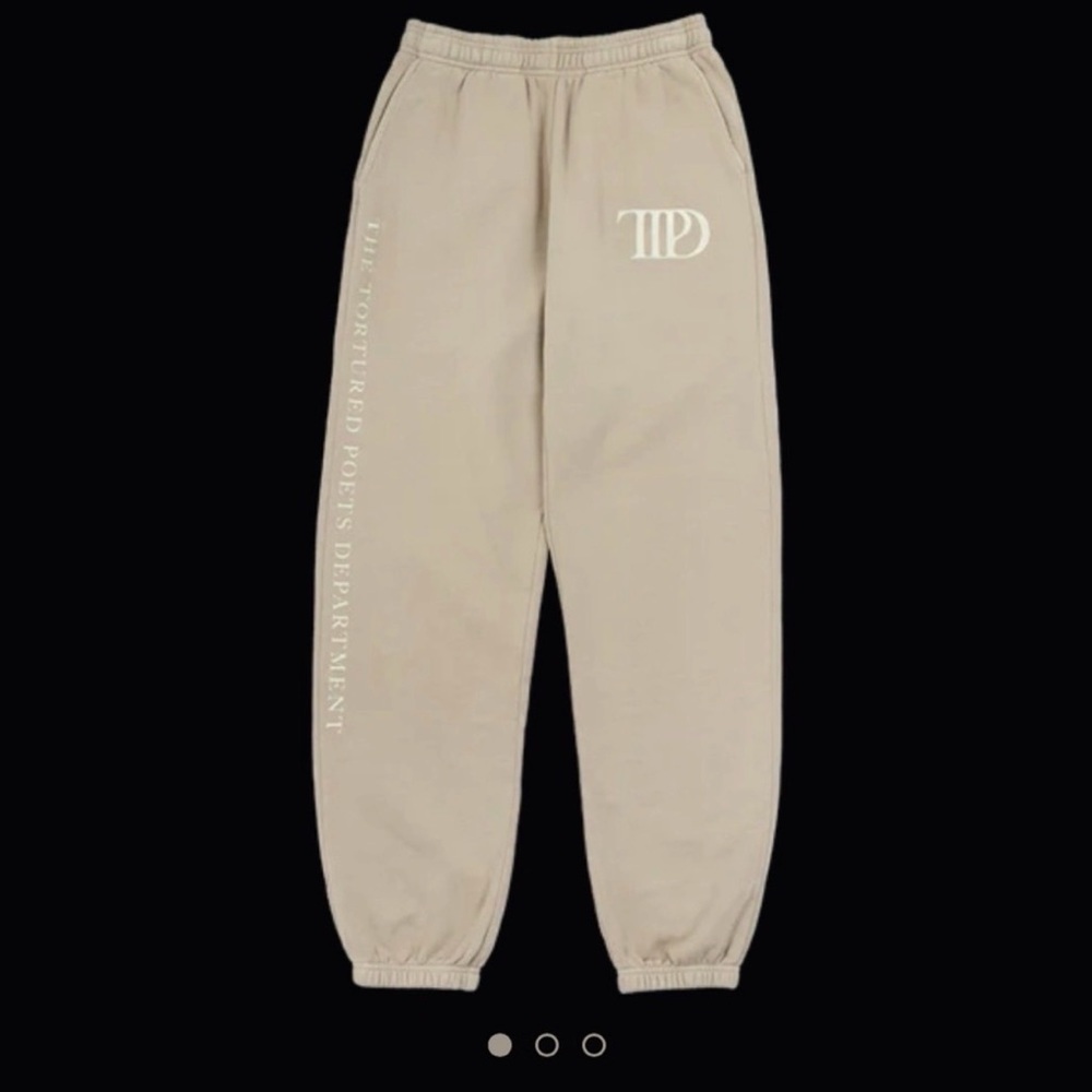 Taylor Swift - The Tortured Poets
Department Sweatpants NWT